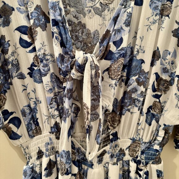 Floral Print Front Tie Cut Out Romper - Picture 4 of 9